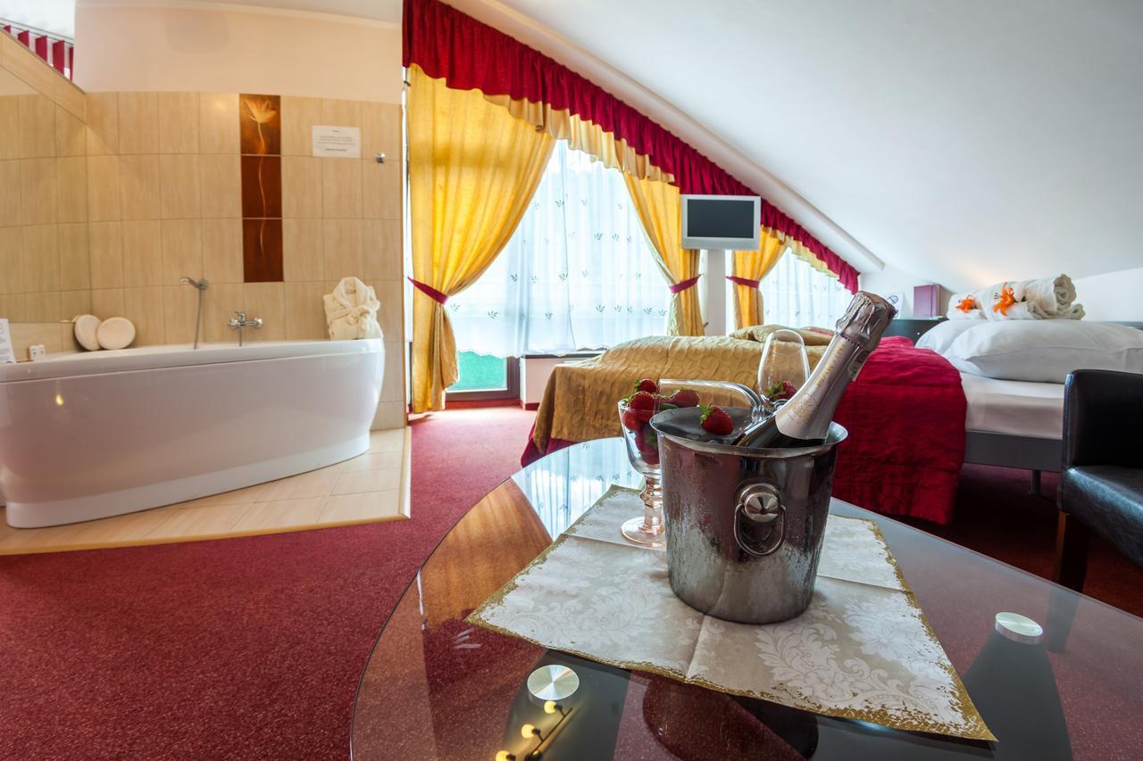 Hotel Jaskolka Ustron Ngoại thất bức ảnh